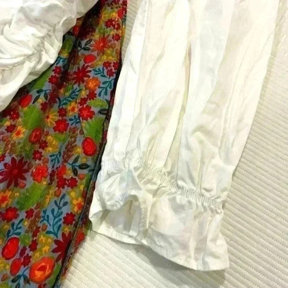 Milk & Honey Rouched Square Neck Puffed Sleeve TSO white top size small - Picture 3 of 7
